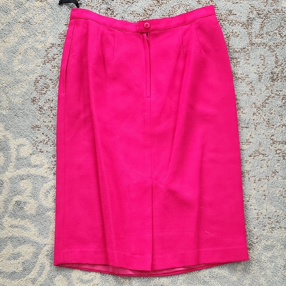 Kasper Women’s Hot Pink Two-Piece Skirt Set with Gold Buttons - Picture 7 of 11